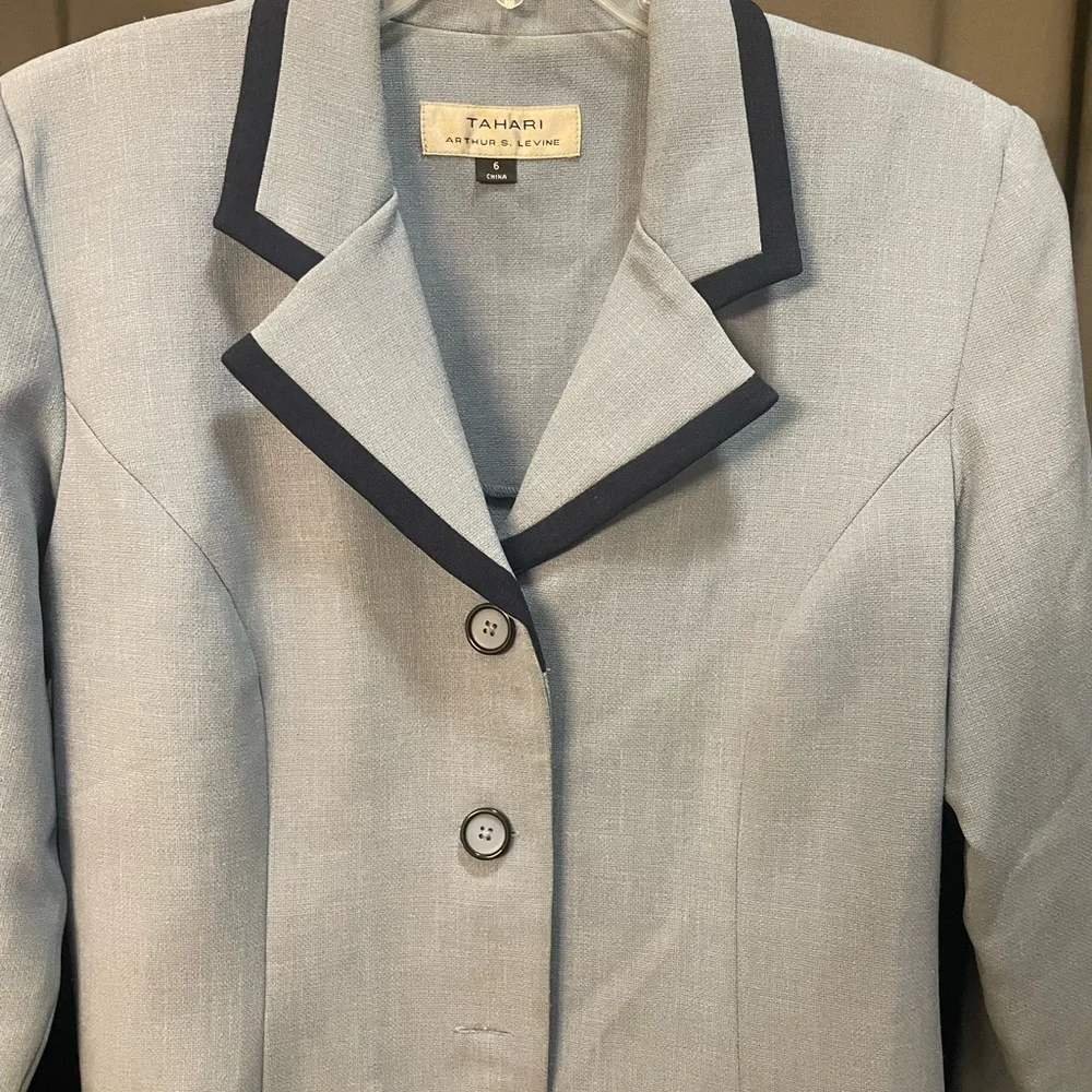 Tahari Light Blue Blazer with Navy Trim. - Picture 3 of 4
